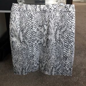 New York and co stretchy skirt